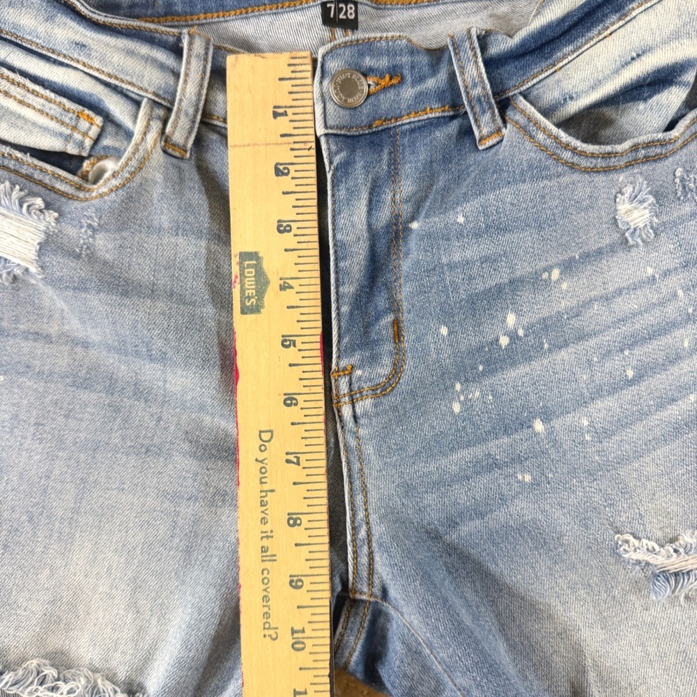 Judy Blue Boyfriend Jeans 7/28 Distressed RawHem Bleach Splatter Thrashed Ripped - Picture 4 of 10